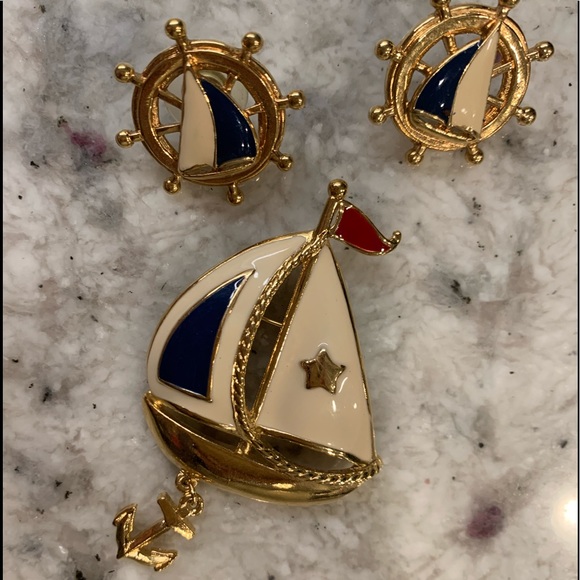 ⛴⚓️Cruise Time! ⛴⚓️Pin and Earrings - Picture 5 of 7